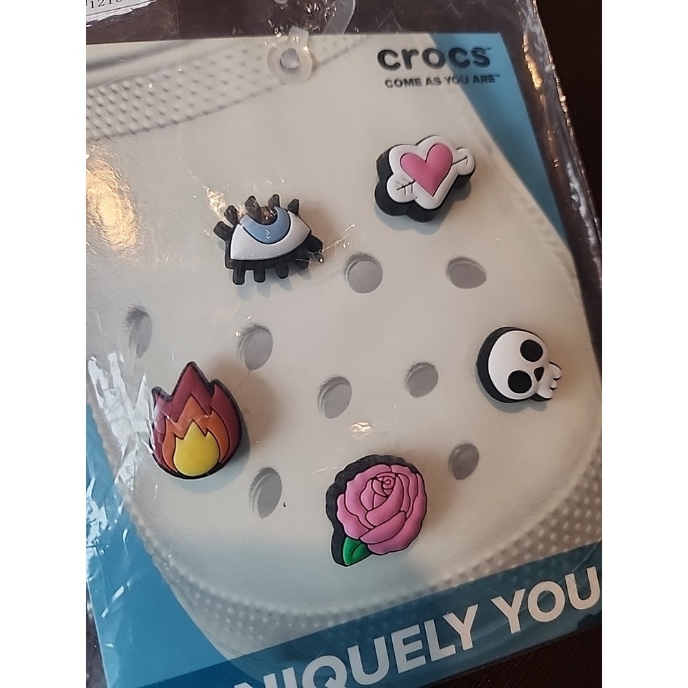 Crocs Uniquely You Eye Heart Tose Skull Fire Jibbitz Charms 5 Pack Hand Drawn